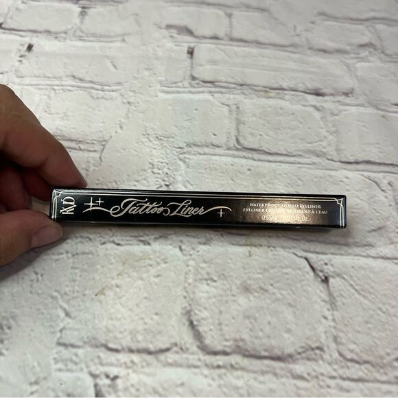 KVD Waterproof Liquid Eyeliner Black New in a package - Picture 1 of 6
